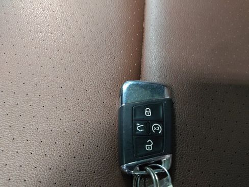 Used 2021 Volkswagen Atlas SEL FWD image 32