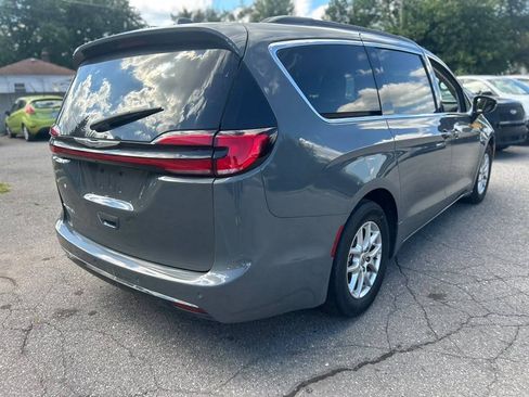 Used 2022 Chrysler Pacifica Touring-L FWD image 5