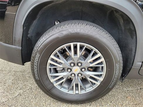 Used 2025 Chevrolet Traverse LT image 21