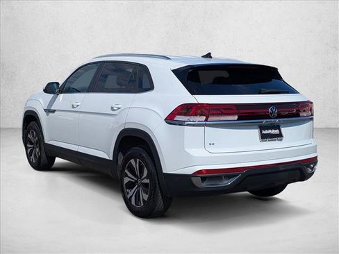 Used 2024 Volkswagen Atlas Cross Sport SE FWD image 8