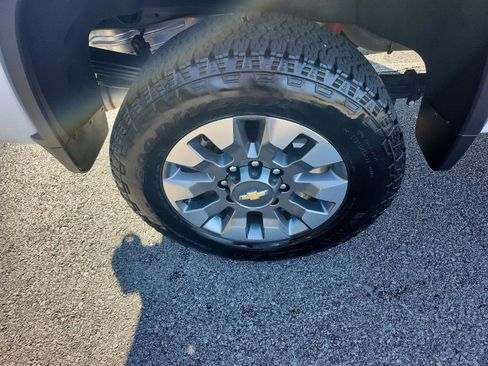 Certified 2024 Chevrolet Silverado 2500 LT image 6