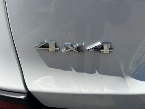 Used 2021 Jeep Cherokee Limited AWD/4WD image 35