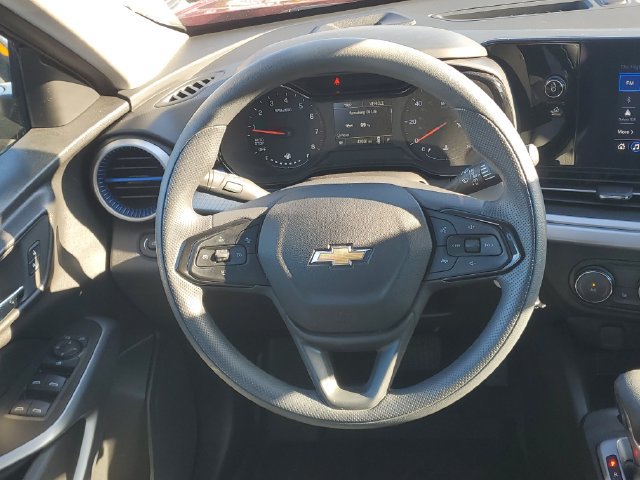 Certified 2025 Chevrolet Trax LS w/ LS Convenience Package FWD image 11
