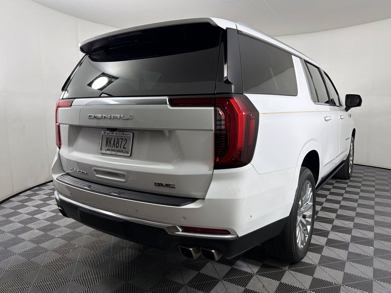 Used 2025 GMC Yukon XL Denali w/ Sun & Power Step Package RWD image 6