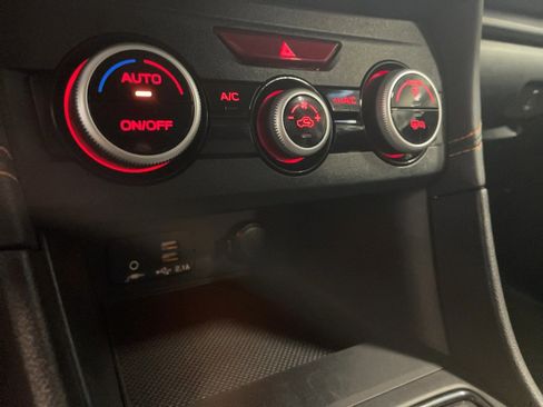 Used 2021 Subaru Crosstrek 2.0i Premium image 10