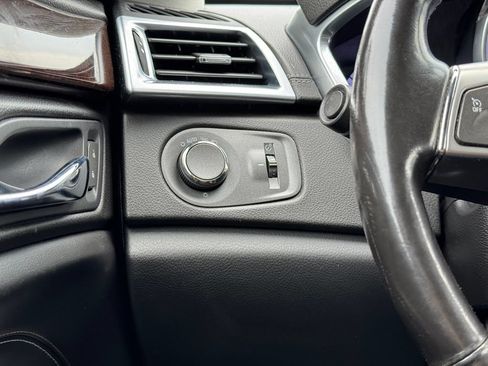 Used 2012 Cadillac SRX Luxury AWD/4WD image 34