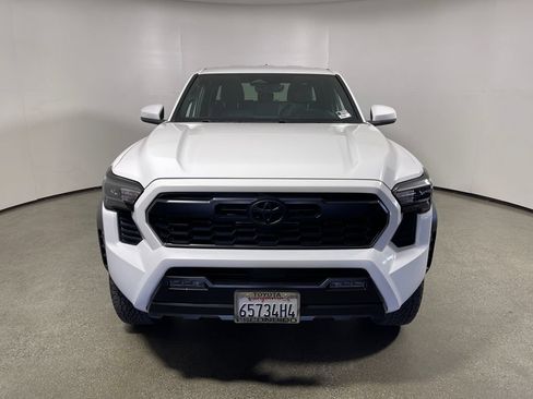 Certified 2025 Toyota Tacoma TRD Off-Road AWD/4WD image 8