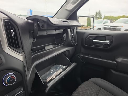 Certified 2025 Chevrolet Silverado 1500 W/T RWD image 23
