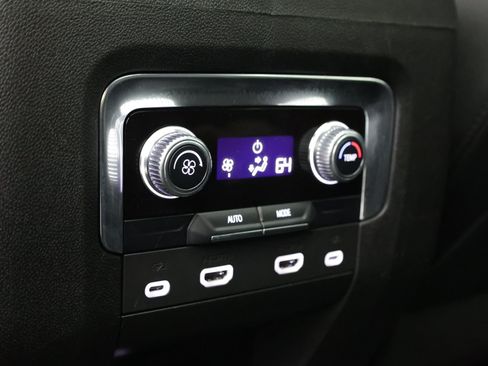 Used 2023 GMC Yukon XL SLT AWD/4WD image 45