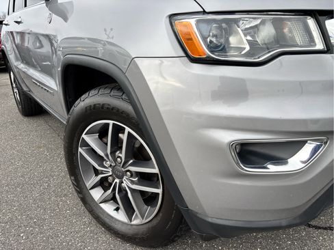 Used 2020 Jeep Grand Cherokee Laredo w/ Quick Order Package 2BN North image 23