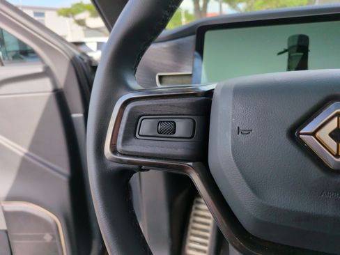 Used 2024 Rivian R1S Adventure AWD/4WD image 19