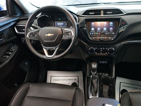 Used 2021 Chevrolet TrailBlazer LT w/ Sun and Liftgate Package AWD/4WD image 11