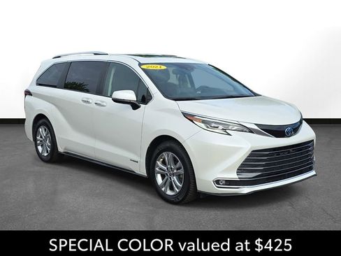 Certified 2021 Toyota Sienna Platinum AWD/4WD image 3
