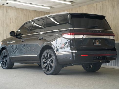 Used 2023 Lincoln Navigator Reserve AWD/4WD image 7