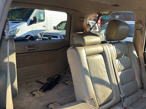 Used 2005 Lexus LX 470 4WD image 35