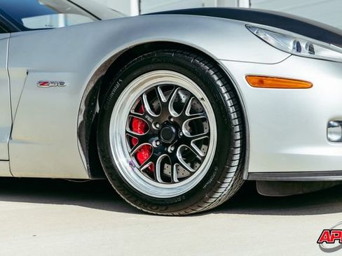 Used 2006 Chevrolet Corvette Z06 w/ Preferred Equipment Group RWD image 64