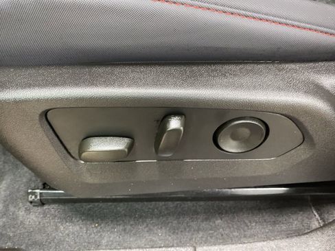 Certified 2025 Chevrolet Colorado Z71 w/ Technology Package image 30