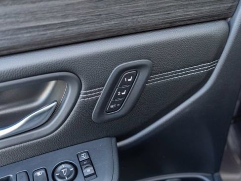 Used 2025 Honda Pilot EX-L image 18