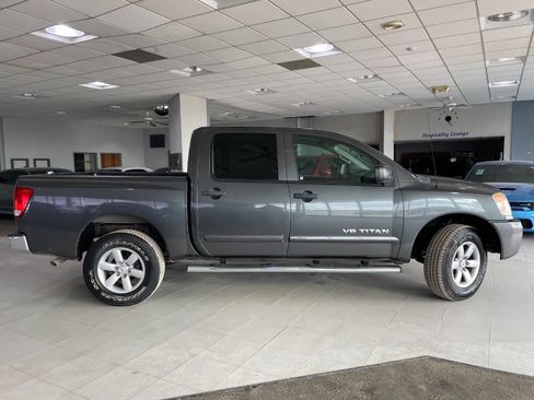 Used 2012 Nissan Titan SV image 9