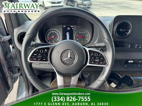 Used 2022 Mercedes-Benz Sprinter 2500 image 18