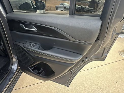 Used 2023 Jeep Grand Cherokee Altitude image 20