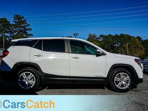 Used 2022 GMC Terrain SLE image 9