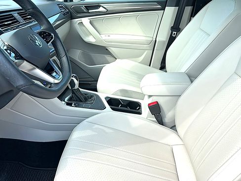 Used 2024 Volkswagen Tiguan SE R-Line w/ MDO Package, Three-Row FWD image 13