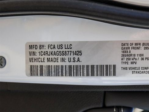 New 2025 Jeep Grand Cherokee L Altitude image 35