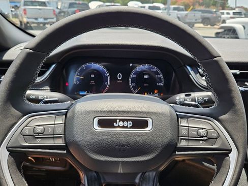 New 2025 Jeep Grand Cherokee L Laredo w/ Luxury Tech Group I image 20