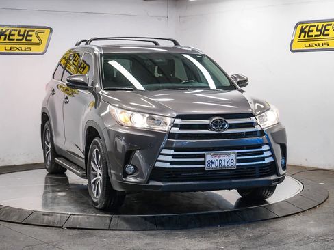 Used 2019 Toyota Highlander XLE image 5