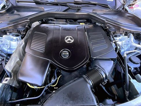 Used 2025 Mercedes-Benz GLC 300 image 31