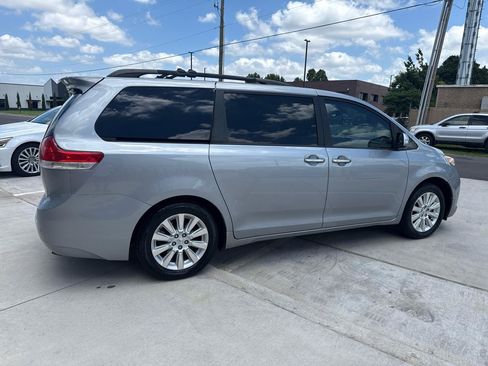 Used 2013 Toyota Sienna Limited w/ Premium Pkg AWD/4WD image 9