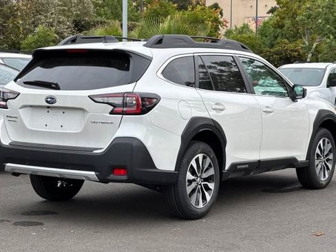 Used 2025 Subaru Outback Limited image 4