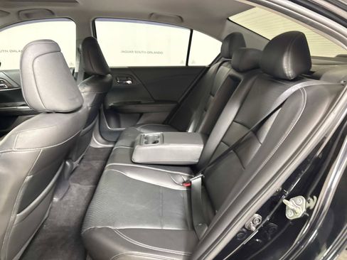 Used 2017 Honda Accord EX-L image 10
