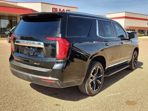 Used 2022 GMC Yukon SLT w/ SLT Premium Package image 4