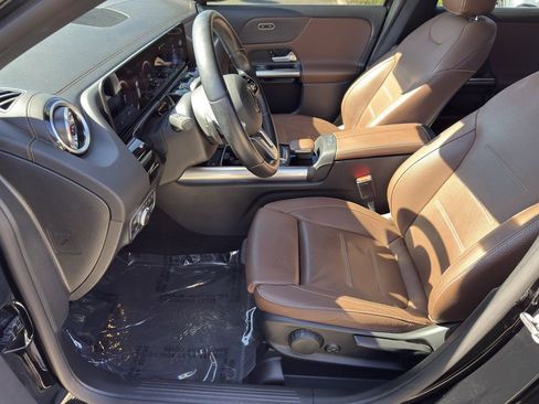 Used 2022 Mercedes-Benz GLA 250 4MATIC image 10