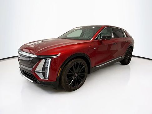 New 2025 Cadillac Lyriq Luxury image 3