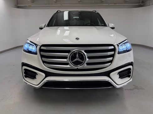 New 2026 Mercedes-Benz GLS 580 4MATIC image 2