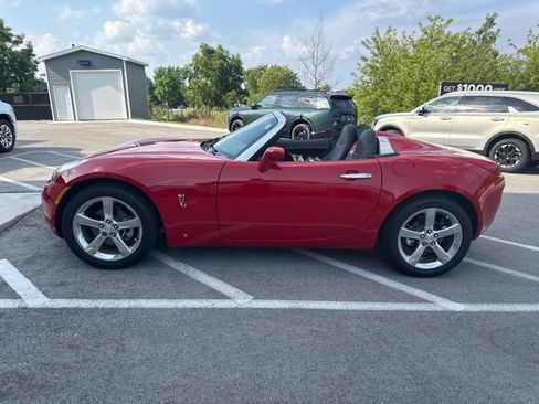 Used 2007 Pontiac Solstice Convertible RWD image 6