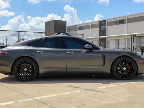 Used 2018 Porsche Panamera 4 image 18