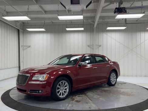Used 2012 Chrysler 300 Limited RWD image 4