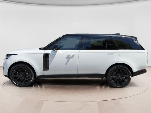 New 2027 Land Rover Range Rover Long Wheelbase SE AWD/4WD image 2