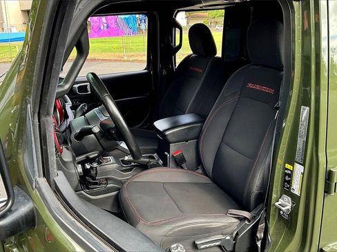 Used 2022 Jeep Gladiator Rubicon w/ Trailer Tow Package image 27