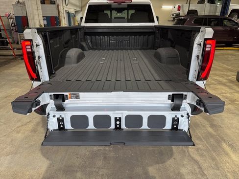 New 2025 GMC Sierra 3500 Denali w/ Denali Reserve Package image 13