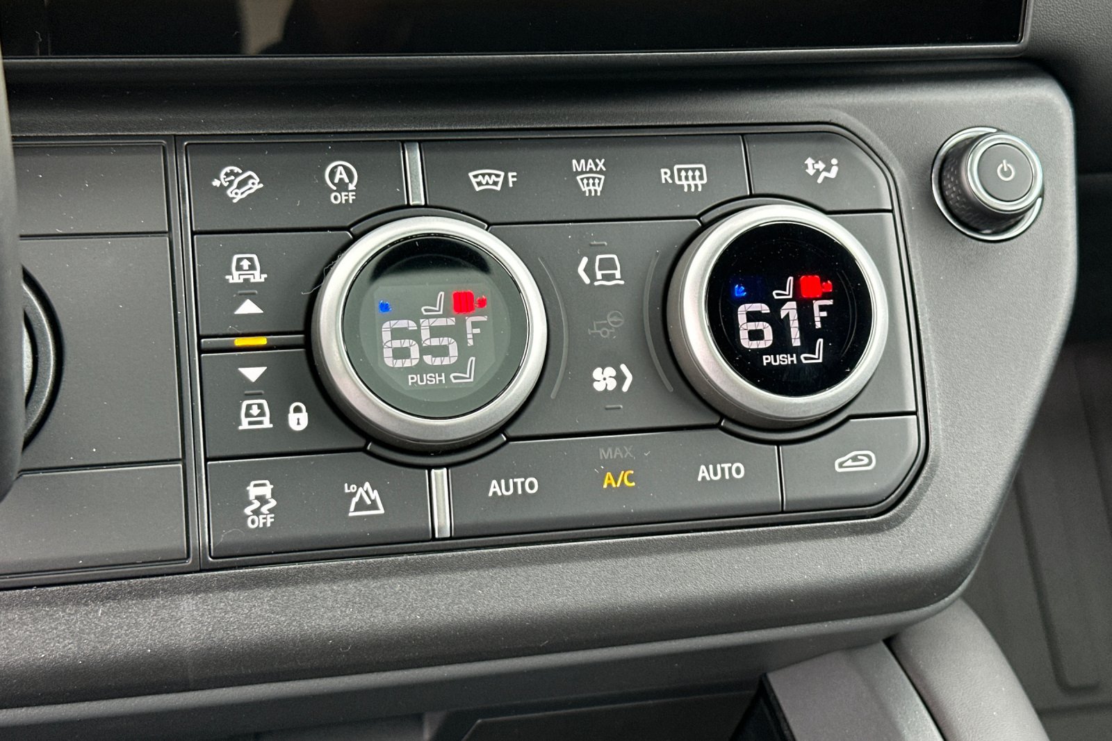 New 2026 Land Rover Defender 110 X-Dynamic SE AWD/4WD image 21
