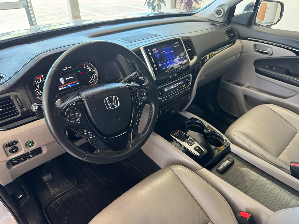 Used 2017 Honda Pilot Touring image 12