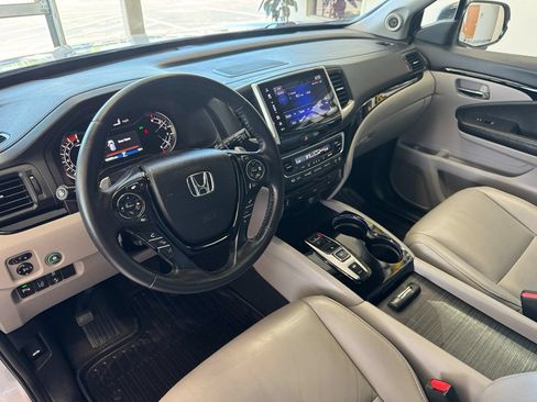Used 2017 Honda Pilot Touring image 12