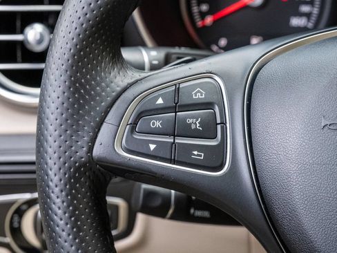 Used 2017 Mercedes-Benz GLC 300 4MATIC image 21