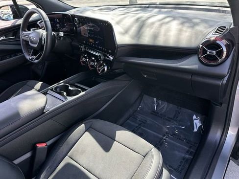 Certified 2025 Chevrolet Blazer EV RS AWD/4WD image 29