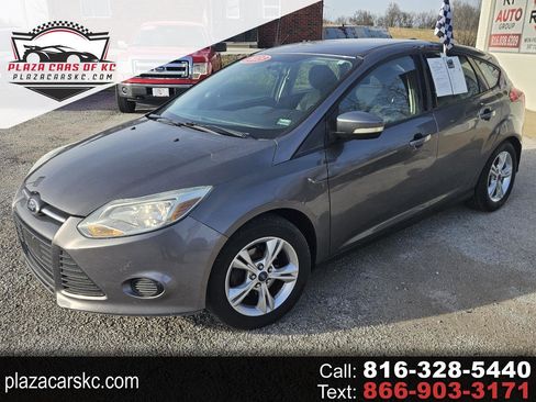 Used 2013 Ford Focus SE FWD image 1